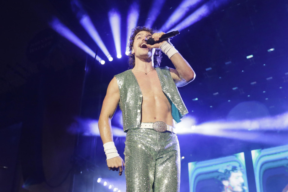 El cantante estadounidense Benson Boone se presenta este jueves, durante el primer día del Festival Estéreo Picnic, en Bogotá.