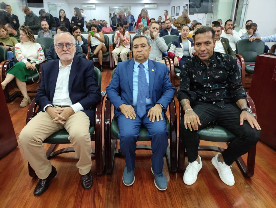 Guido Echeverri Piedrahíta, Álvaro González Alzate y Dayro Mauricio Moreno Galindo recibieron una distinción del Concejo de Manizales como ciudadanos ilustres.