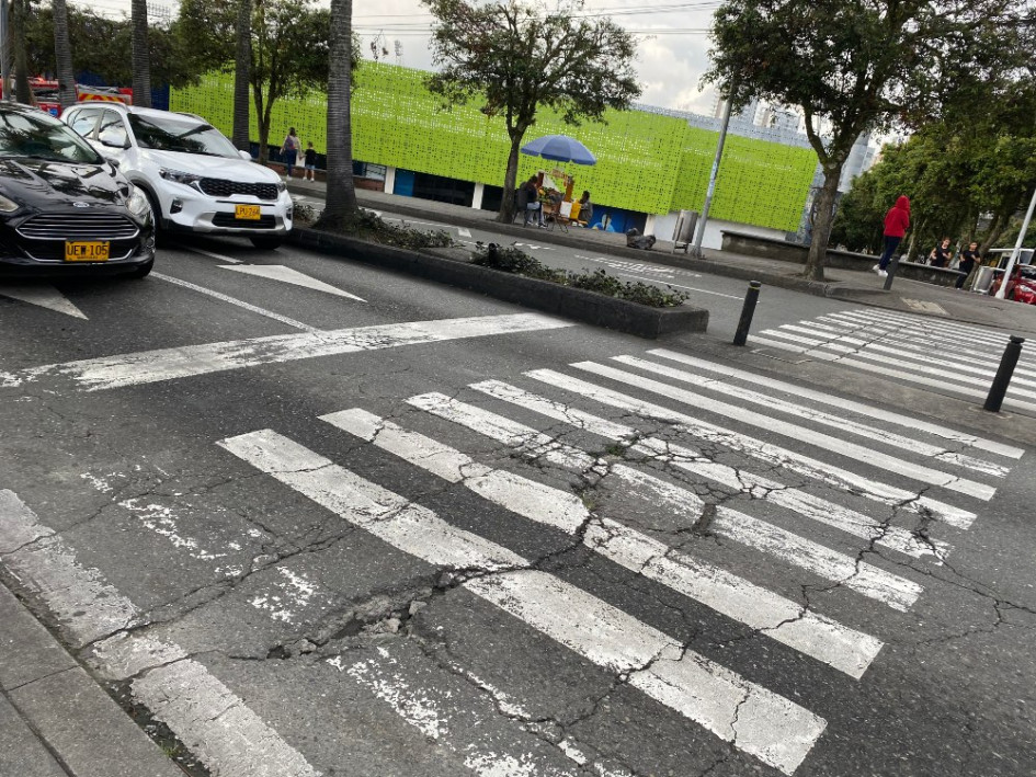 Foto | LA PATRIA   Este es el daño en el asfalto en la avenida Lindsay.