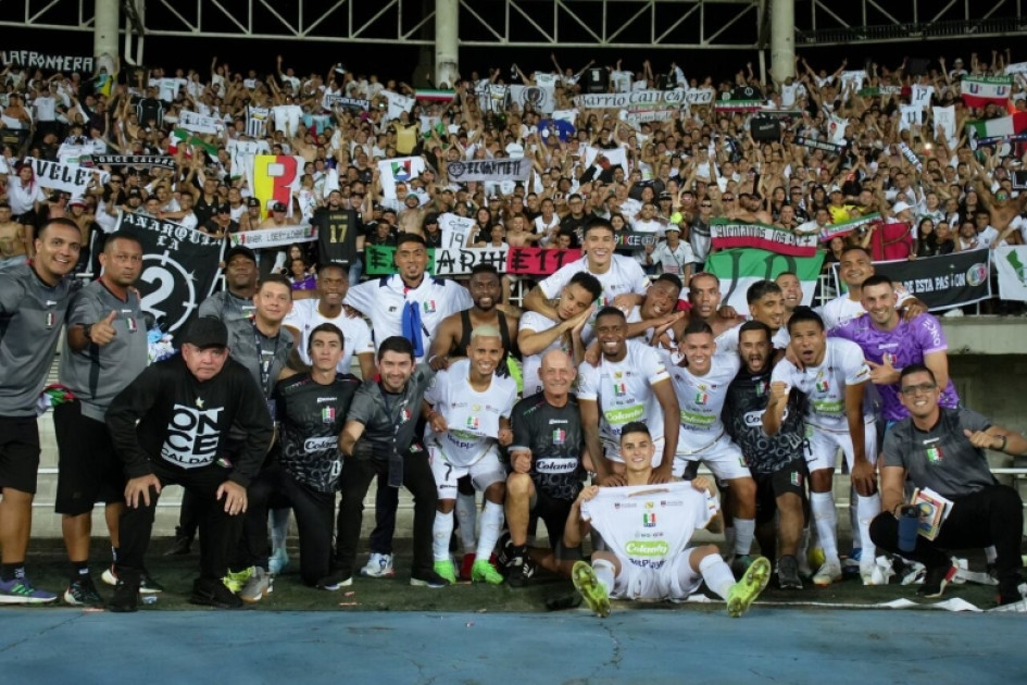 El Once Caldas, en septiembre del 2024, después de ganar el clásico en el estadio Hernán Ramírez Villegas