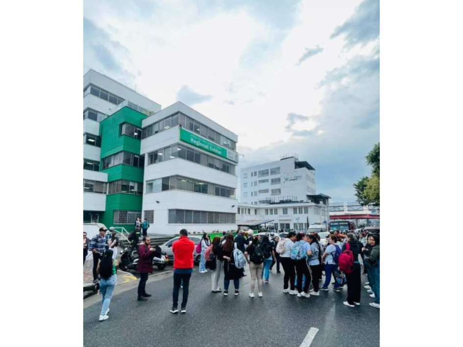 Las cuidadoras de los CDI protestaron al frente del ICBF.