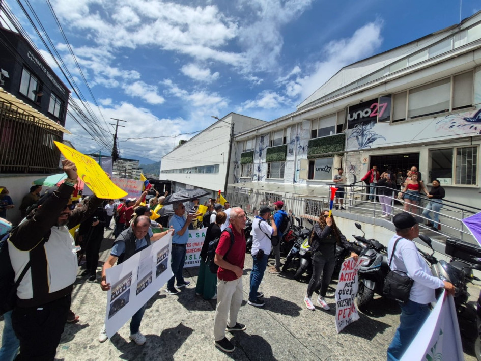 Las denuncias de los sindicatos de Caldas se centraron este martes en un call center del Grupo Abai en Manizales. Al parecer habrían despedido a unos trabajadores que querían sindicalizarse y descontarían la seguridad social del salario sin que el pago se vea reflejado.