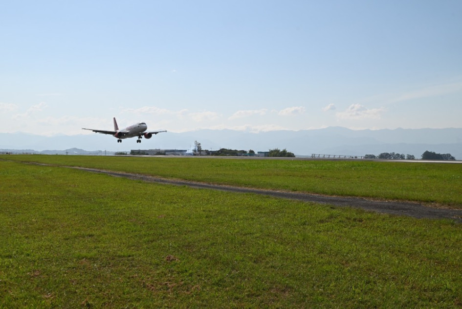 Dichas cartas permitirán a partir del 17 de abril, el aterrizaje de aeronaves Boeing 737-800 Nueva Generación, clasificadas en la categoría D, con capacidad de hasta 189 pasajeros.