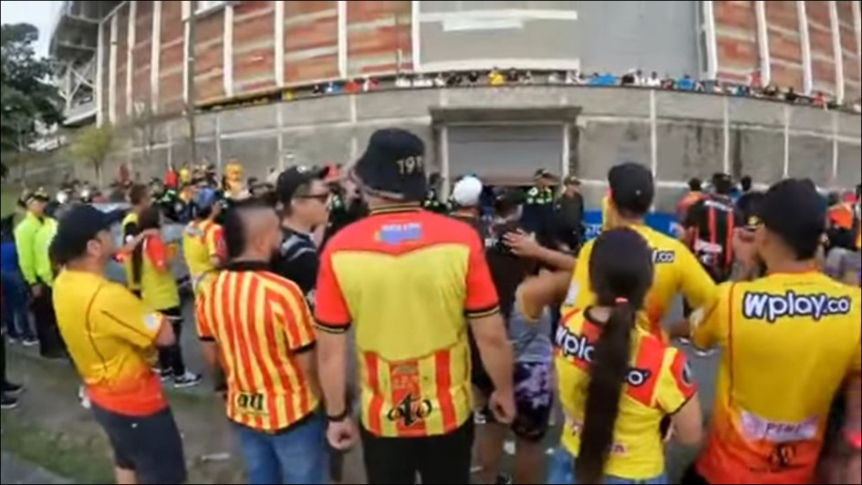 Los hinchas del deportivo Pereira le reclamaron a Álvaro López presidente del club su mala gestión al frente del equipo desde que volvió a asumir 