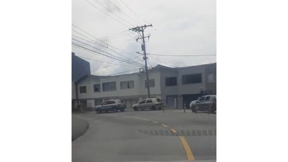 A la comunidad le preocupa que por lo angosta que es la vía, se generen accidentes. 