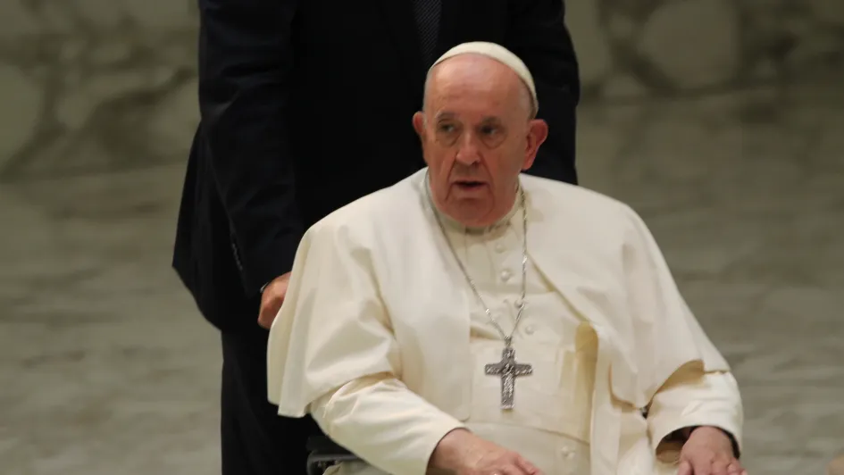 Los médicos siguen manteniendo "un pronóstico reservado" sobre el estado de salud del papa Francisco.