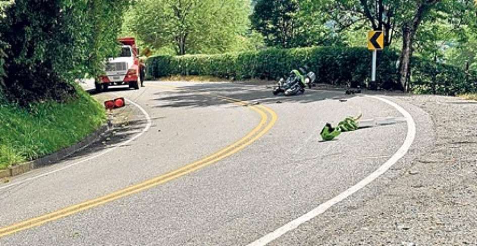 En el corregimiento Peñalisa, de Salgar (Antioquia), fueron atacados ayer dos policías de la Seccional de Tránsito y Transporte, dejando como víctima al patrullero Rubén Darío Velásquez Guevara, de 40 años.