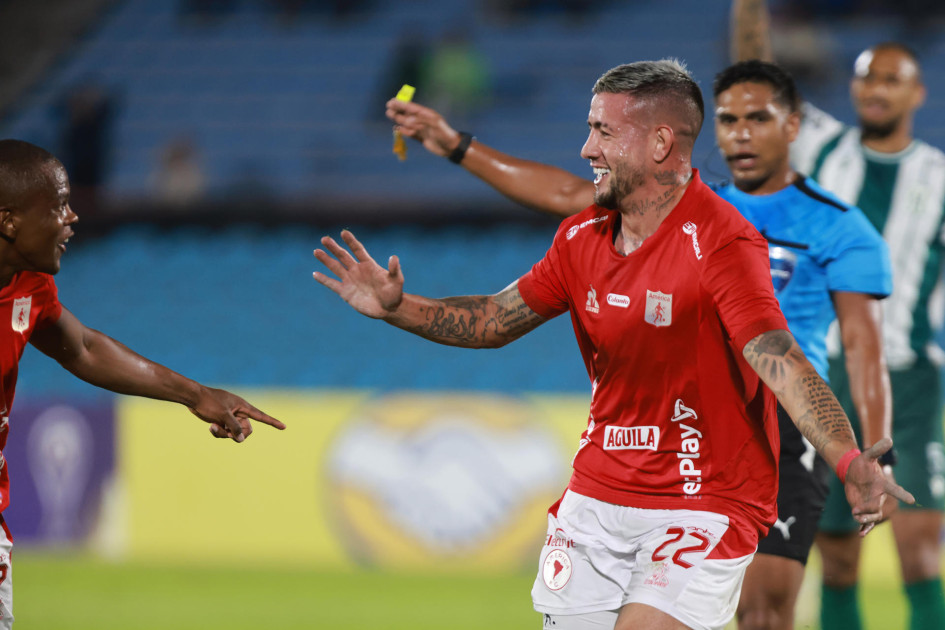 Rodrigo Holgado, de América de Cali, marcó uno de los goles para la victoria de su equipo ante Racing de Uruguay en la fecha 1 de la Copa Sudamericana.