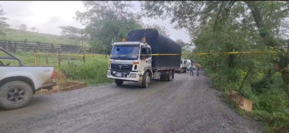 En noviembre del 2024 la vía estuvo cerrada por protestas de trabajadores que denunciaban falta de pagos. La obra debía estar lista en mayo del 2024. Lleva 11 meses de demoras.