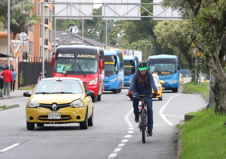 El futuro de la ciclobanda en la avenida Santander de Manizales se debate este martes (22 de abril) en el Centro Cultural Universitario Rogelio Salmona. Invitan a frenar los ataques políticos y buscar soluciones en conjunto.