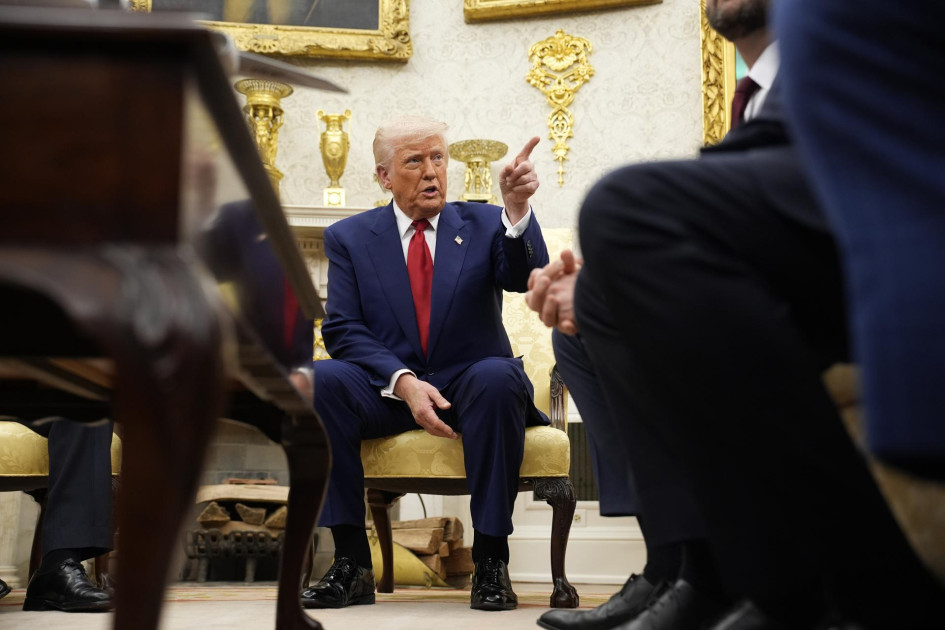 Donald Trump en la sala Oval este lunes.