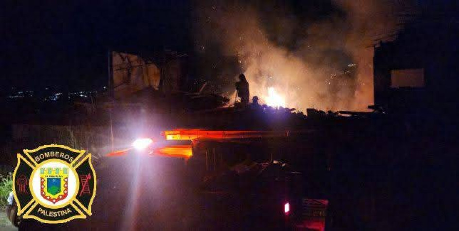 Bomberos Palestina atendió.