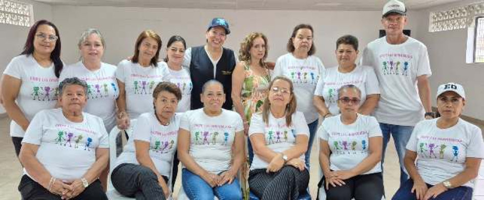 Fotos I Freddy Arango I Q'HUBO  Las Hormiguitas es un grupo de mujeres que trabajan por la comunidad del barrio Aranjuez, de Manizales. Ellas, lideradas por Jorge Wilson Rodríguez, apoyan labores de la Junta de Acción Comunal.