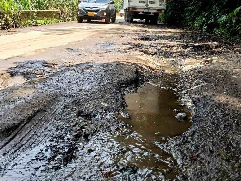 Foto | Rubén Darío López Londoño | LA PATRIA  Imágenes del tramo de bajada entre Puente Chiquito (Tolima) y el río Guarinó para pasar al departamento de Caldas, municipios del alto Oriente: Manzanares, Marquetalia y Pensilvania. 