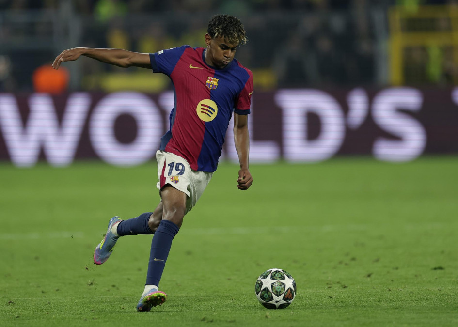 Lamine Yamal, joven promesa del fútbol, figura del Barcelona.