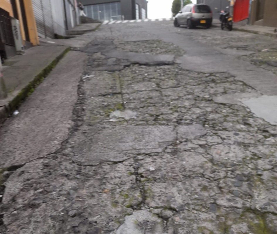 Foto | Cortesía | LA PATRIA   El suelo está dañado con huecos y grietas que llevan años sin ser reparados