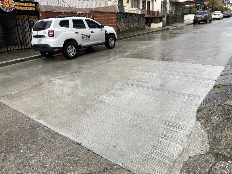 Foto | LA PATRIA  Estos daños en la vía fueron publicador por DENUNCIE el 18 de marzo.