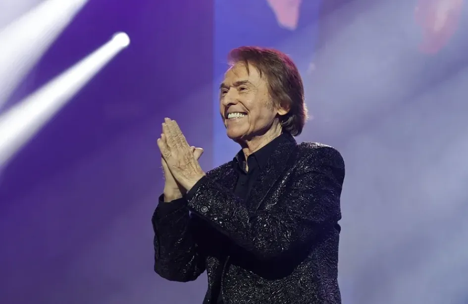 El cantante Raphael.