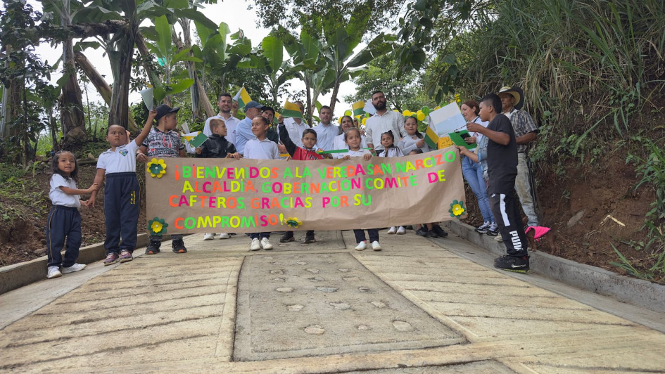 Se construyeron 76 metros de placa huella.