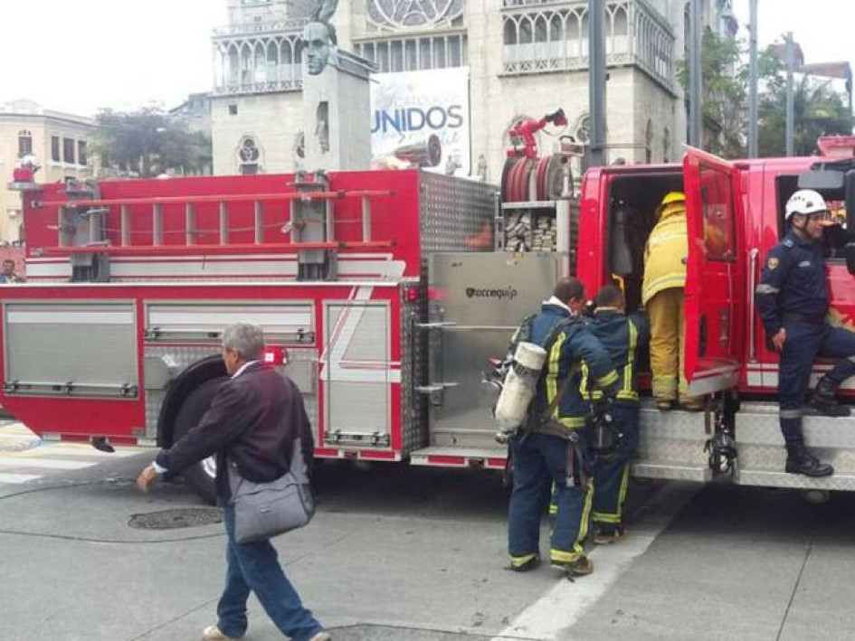 Foto| Ilustración| LA PATRIA  Bomberos apoya en la búsqueda del policía.