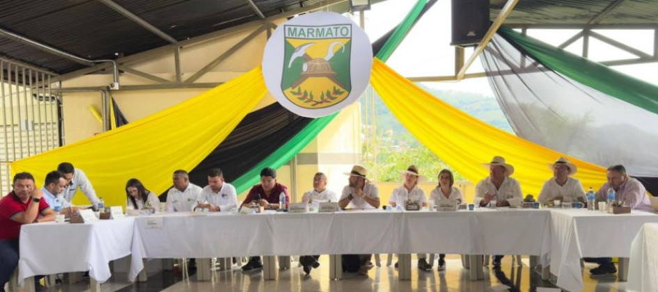En Marmato se realizó una de las sesiones descentralizadas de los diputados este mes. 