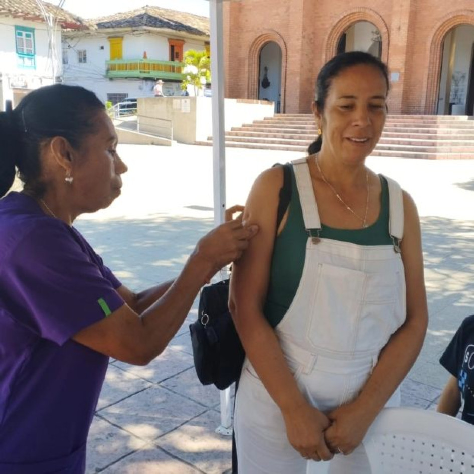 Lea un compliado de noticias de vacunación por fiebre amarilla (en la foto, jornada en Anserma), tránsito, seguridad, educación, vivienda y más,
