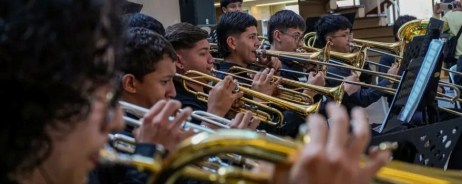 La Banda Sinfónica Juvenil de Caldas en su presentación en el Centro Cultural Universitario Rogelio Salmona.