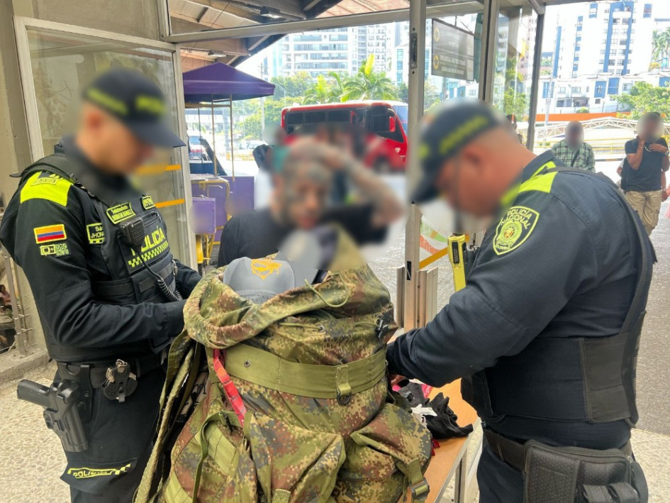 El hombre de 39 años, natural de Bogotá D.C. llevaba una bolsa con 500 gramos de marihuana 