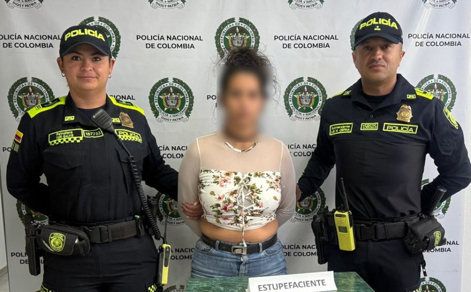 La capturada tenía estupefacientes en su poder y las cámaras la sorprendieron vendiendo bazuco.