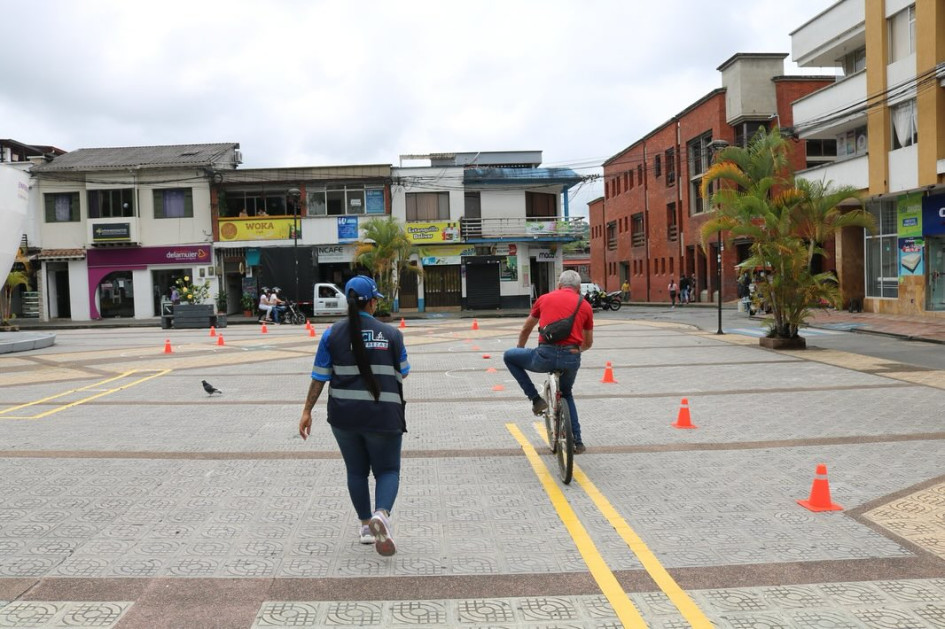 Parque principal de Chinchiná (Caldas). Ya se pueden reclamar las facturas actualizadas del impuesto predial urbano en el municipio.
