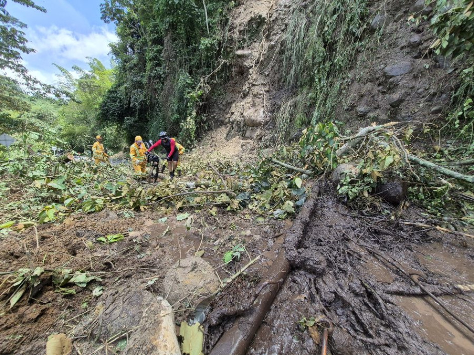 Derrumbe en el sector El PescadorDerrumbe en el sector El Pescador, en la antigua vía Manizales - Chinchiná.