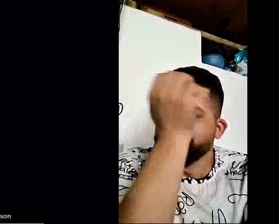 "Cese cualquier tipo de contacto, como se lo advertí en la pasada audiencia. No vaya a donde ella trabaja, ni donde recoge los hijos", reiteró el juez.