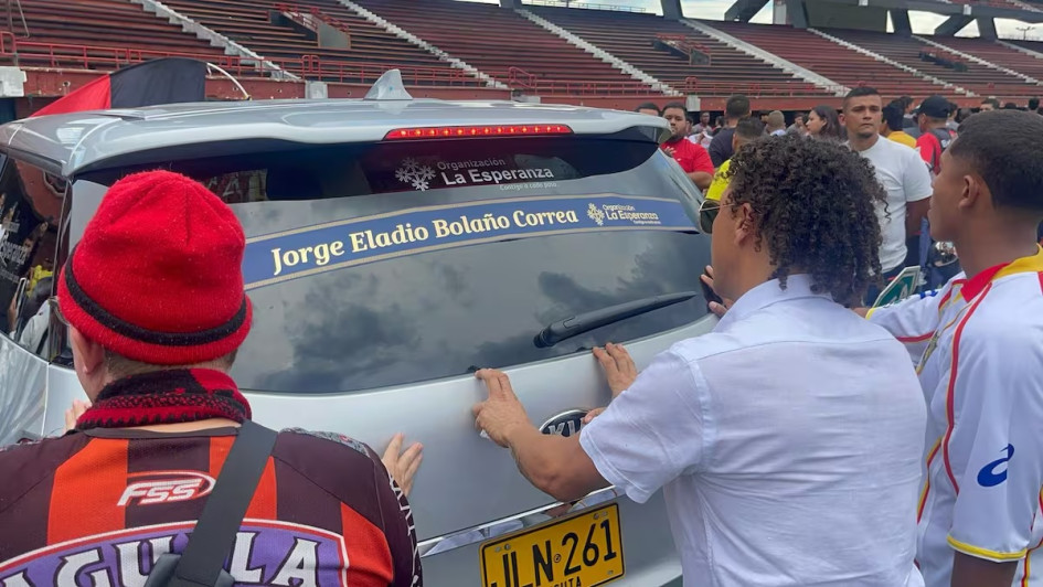 El féretro de Jorge Bolaño fue transportado desde el estadio de Cúcuta hasta el cementerio La Esperanza, de la capital de Norte de Santander.
