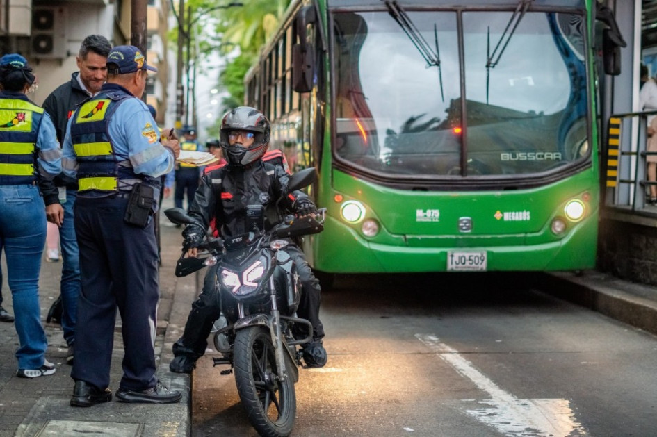 Infractores deberán pagar una multa equivalente a $650.000. Además, el vehículo podría ser inmovilizado por las autoridades de tránsito y trasladado a los ‘patios’