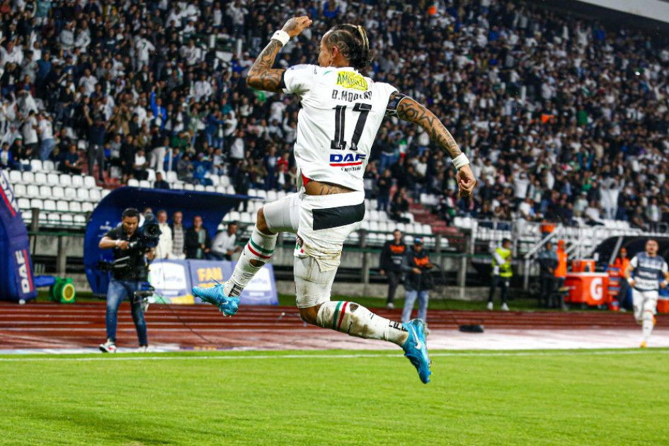  Dayro Moreno se convirió en el máximo goleador histórico del fútbol profesional colombiano con 353 goles.