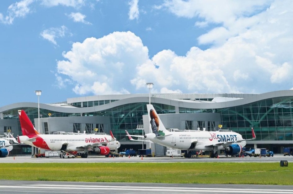 Luis Collazos, gerente del aeropuerto, durante semana santa se logró la cifra de 66.739 viajeros. En la termina de transporte viajaron 216.766 personas 