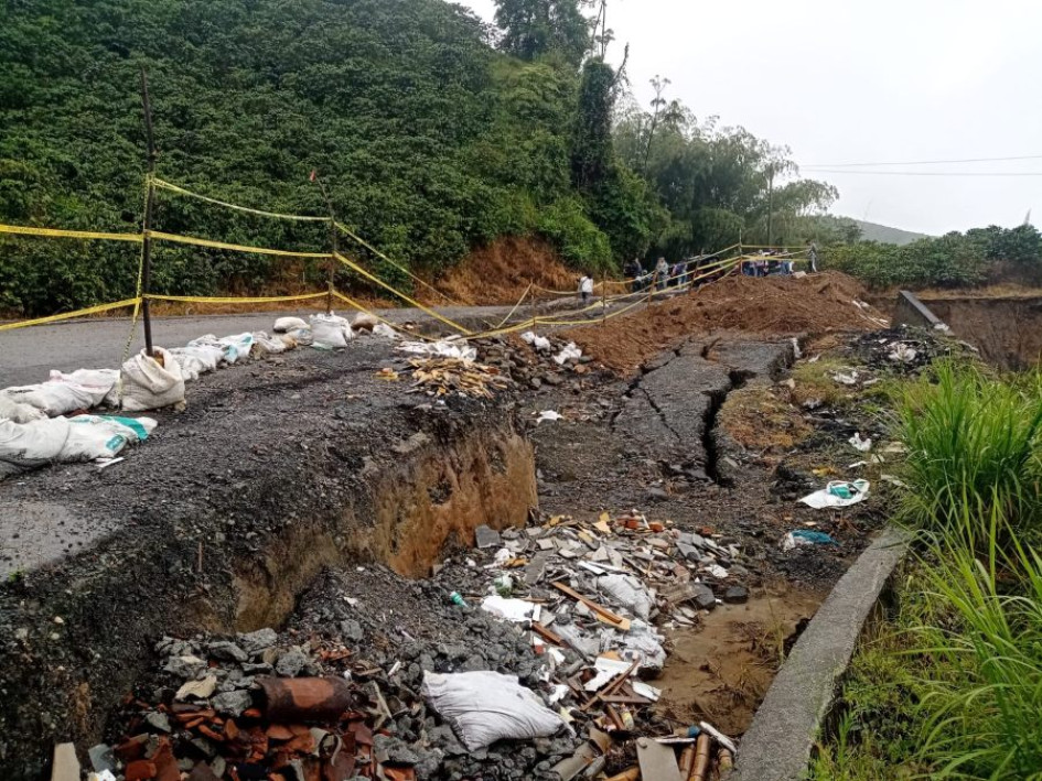 Pérdida de banca en la vía del sector de Curazao. 