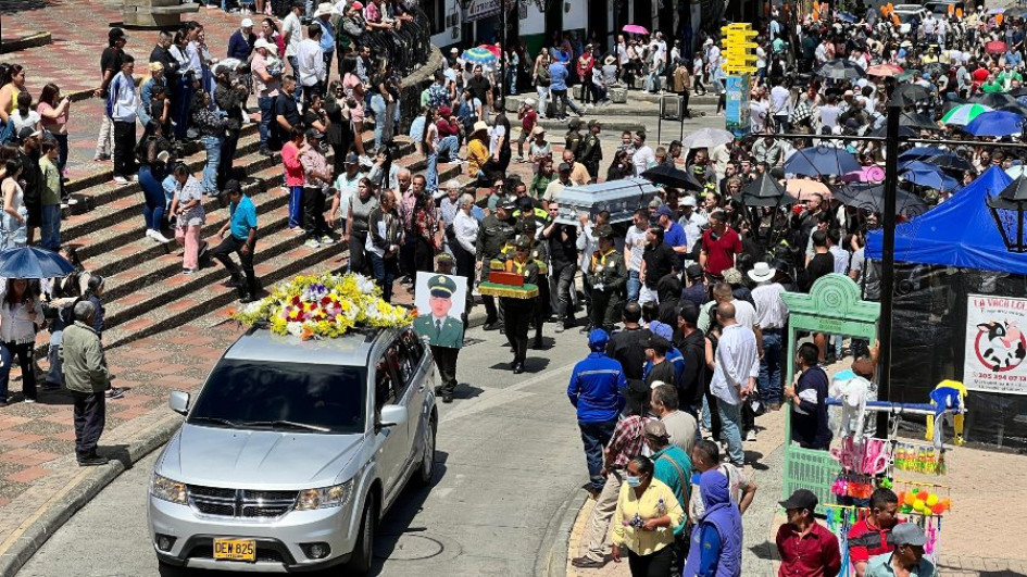Sepelio en Sonsón de policía asesinado Salgar (Antioquia).