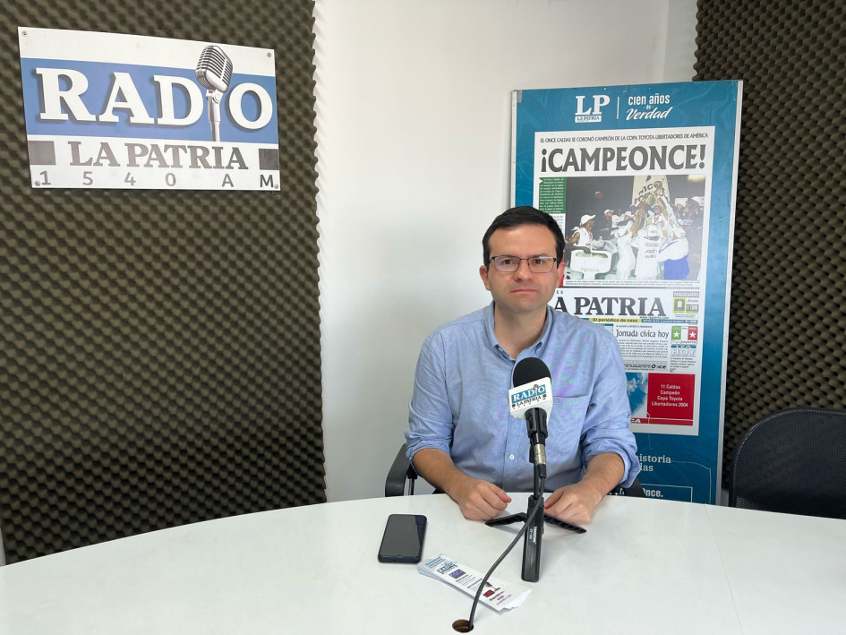 Tomás David Rubio, librero de Libélula Libros de Manizales.