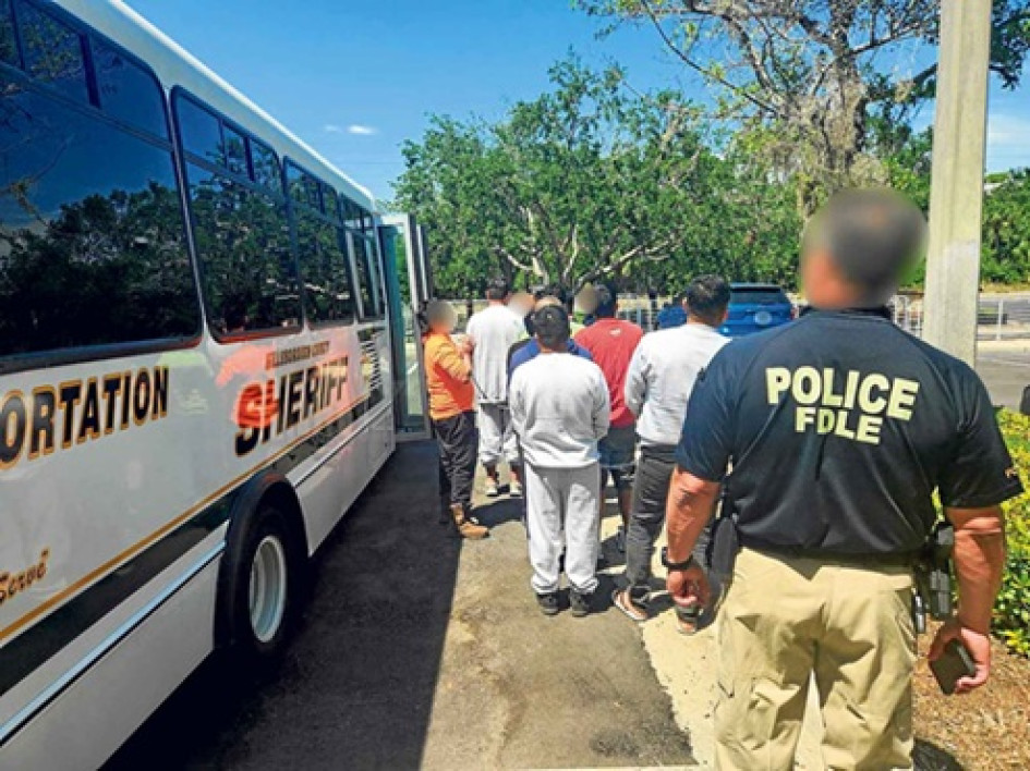 Foto | Efe | LA PATRIA Las redadas contra los inmigrantes siguen en Estados Unidos. El jueves detuvieron a 1.120 personas en Florida.