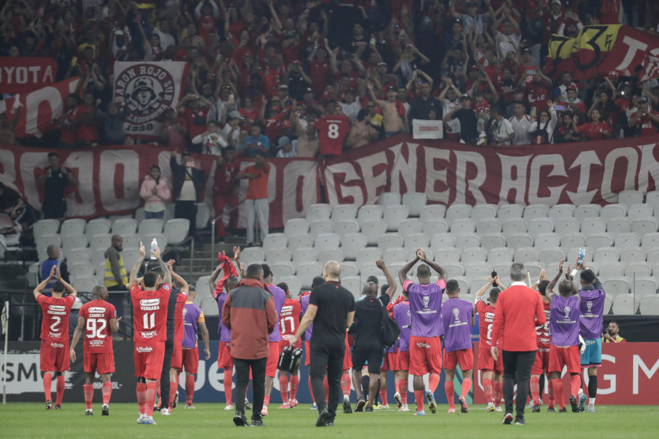 El América de Cali, segundo del Grupo C de la Copa Sudamericana, recibe al líder Huracán.