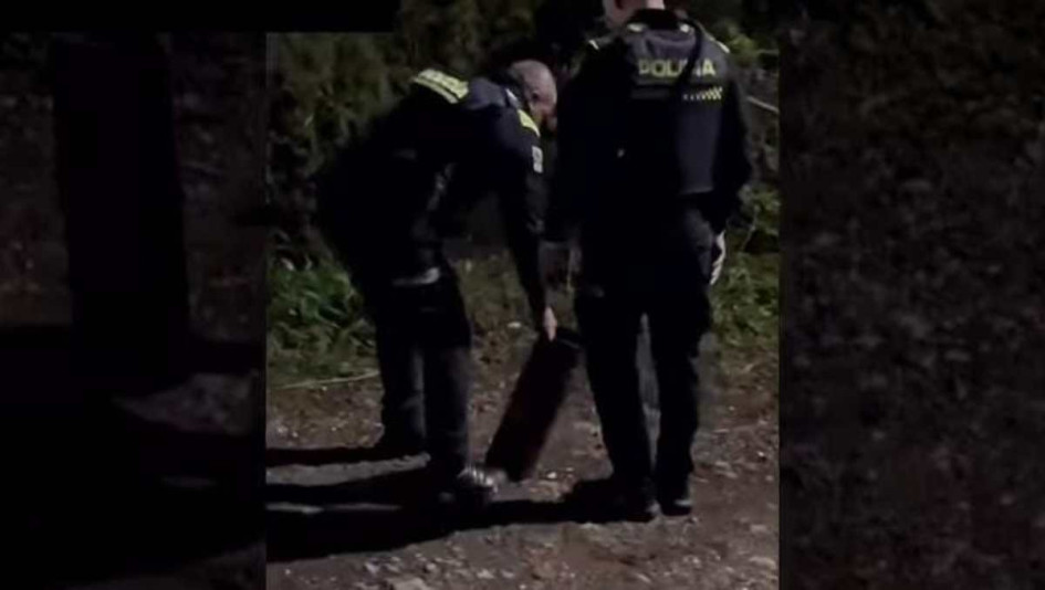 Las autoridades se desplazaron al lugar, apoyadas por técnicos antiexplosivos. 