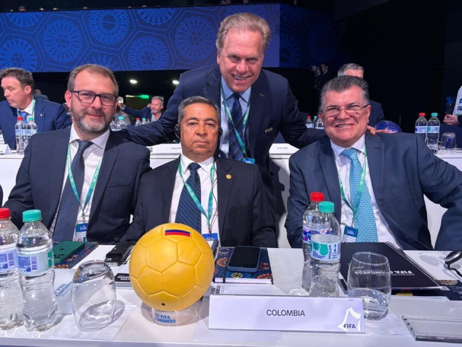 Ramón Jesurún, presidente de la Federación Colombiana de Fútbol; Álvaro González Alzate, presidente de Difútbol, y Carlos Mario Zuluaga, presidente de Dimayor, por Colombia, en el Congreso de FIFA.