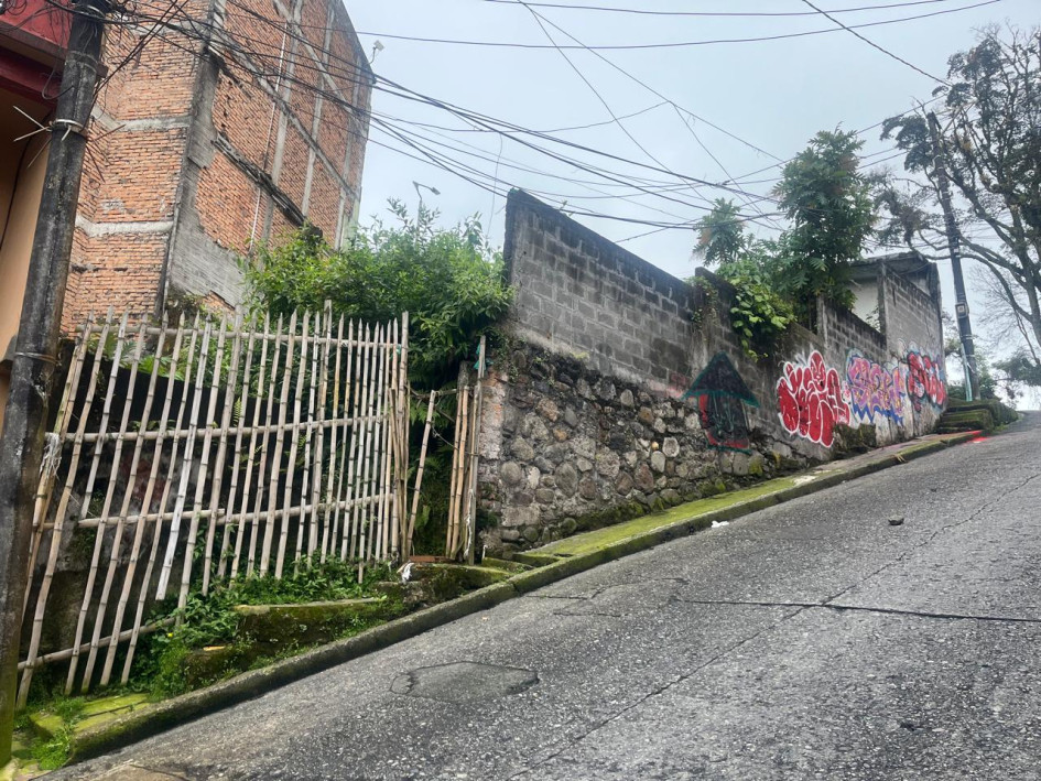 El lote abandonado en la calle 12 cerca al Parque del Agua.