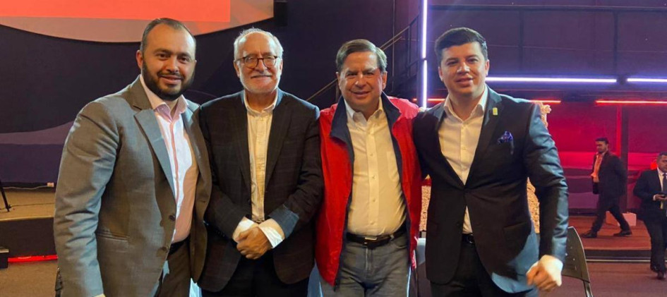 Jairo Castellanos, Guido Echeverri, Juan Fernando Cristo y Gustavo Moreno.