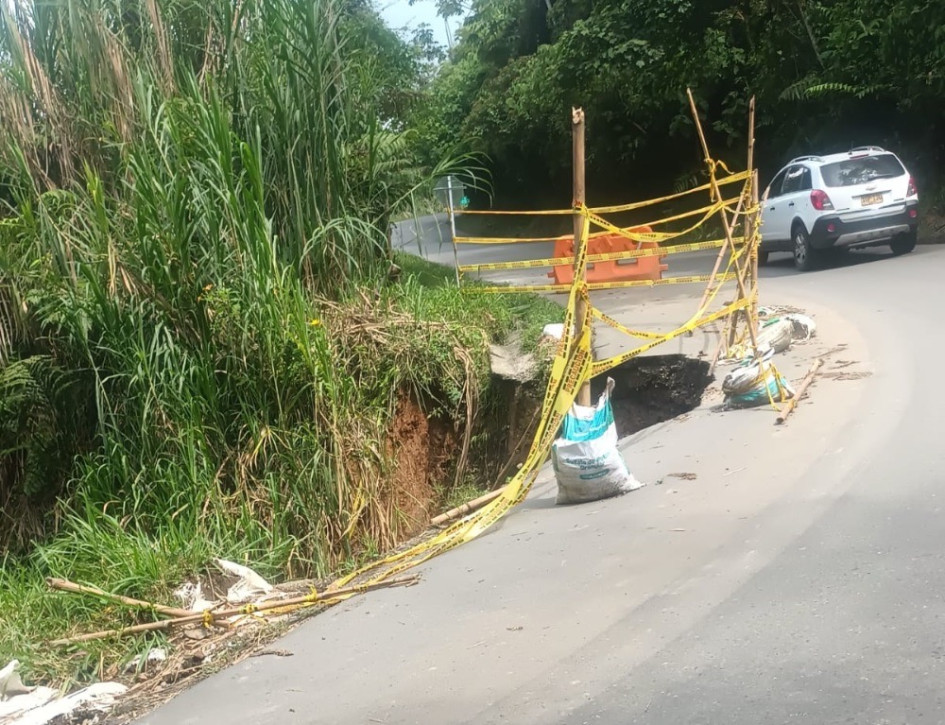 Esta vía conecta a Santágueda con la cabecera municipal de Palestina.