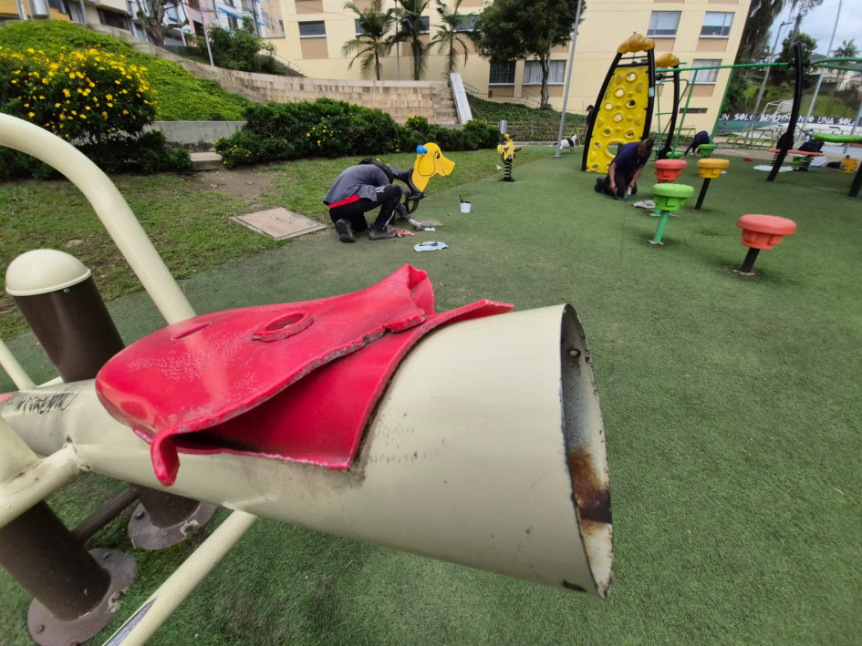 Así se encuentran algunos juegos del Parque Faneón.