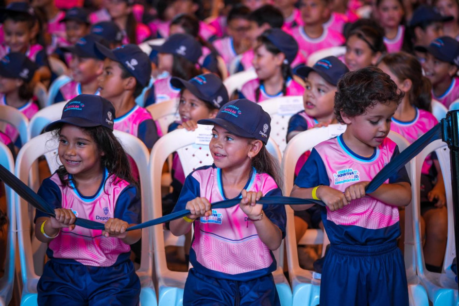 Se benefician 128 mil alumnos en 24 departamentos, incluido Caldas.