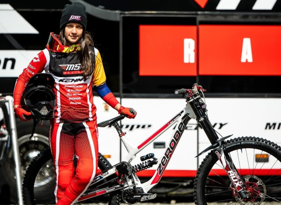 Down Hill Colombiano -Valentina Roa