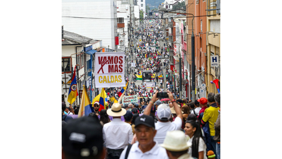 La marcha por el Día del Trabajo en Manizales se desarrolló entre el Parque de la Mujer y la Plaza de Bolívar.
